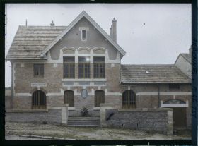 Image représentant La mairie et l'école