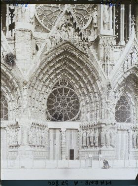 Image représentant France, Reims, Porche Central de la Cathédrale