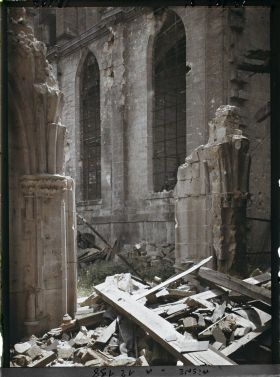 Image représentant Vue depuis la chapelle des œuvres sur une brèche de la cathédrale