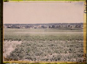 Image représentant Ile de France, Corneilles en Parisis , La plaine et, au fond, le Village