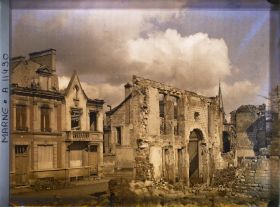 Image représentant Ruines en contre jour, rue Eugène Desteuque