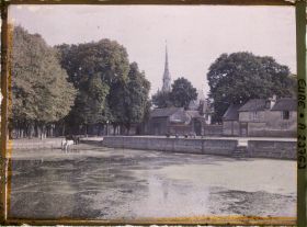 Image représentant La grande mare et l'église