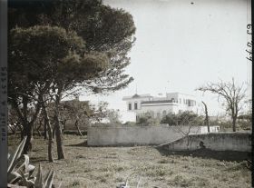 Image représentant Les jardins et le palais du bey