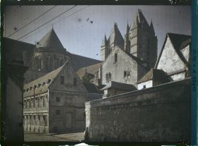 Image représentant France, Noyon, Bibliothèque et partie de la Cathédrale