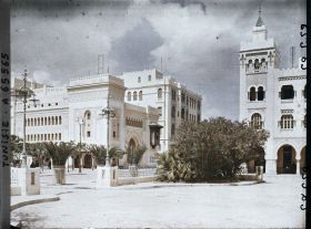 Image représentant L'avenue Jules Gau et le théâtre