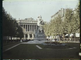 Image représentant La place de la Bourse et le palais de la Bourse