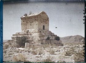 Image représentant Le tombeau de Cyrus II (vers 530 avant JC.)