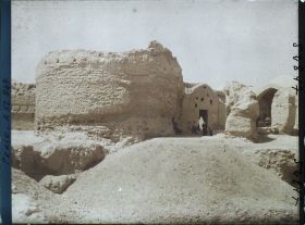 Image représentant Ruines de l'ancienne ville (d'un caravansérail ?)