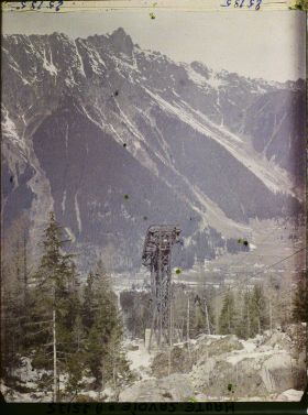 Image représentant France Les Alpes, Glacier des Bossons : Tracé du Ch de fer aérien et le Brévent