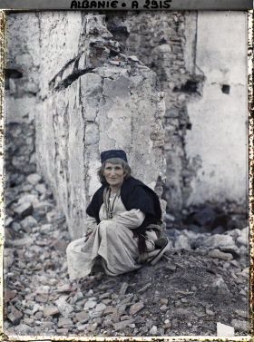 Image représentant Bergère dans les ruines du bazar