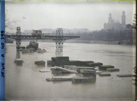 Image représentant La crue de la Seine, depuis le quai Branly vers le Trocadéro