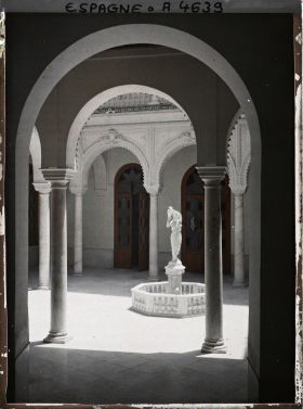 Image représentant Un patio au numéro 13 de la calle Abades (?)