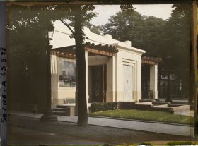 Image représentant L'Exposition des arts décoratifs, Pavillon du 7ème groupement économique régional de la Chambre de Commerce ou Pavillon de la ville de Limoges