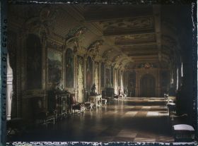 Image représentant La galerie des ancêtres de la famille de Noailles dans l'aile nord-est du chateau