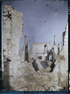 Image représentant Ruines, rue de l'Université prise de la rue Cérès