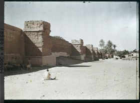 Image représentant Les remparts, non loin de Bâb Doukkala