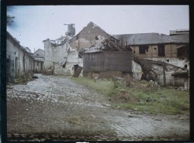 Image représentant Cuve ou silo portant l'inscription "magasin"