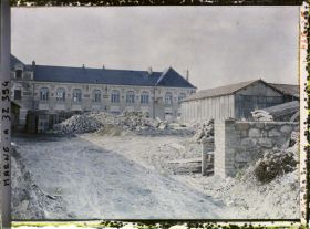Image représentant France, Reims, Construction d'une nouvelle Ecole-aux abords de la rue de Bétheny