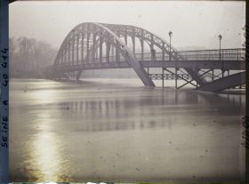 Image représentant La crue de la Seine à la passerelle Debilly