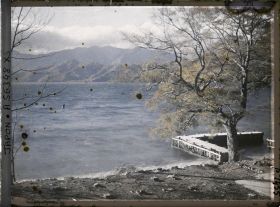 Image représentant La plage Utaga (Utagahama), au bord du lac Chuzenji