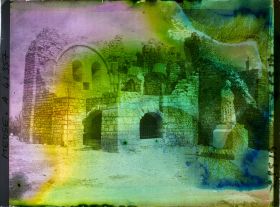 Image représentant France, Vigneulles (Woëvre), Ruines d'une ancienne Chapelle romane et Monumt aux Morts