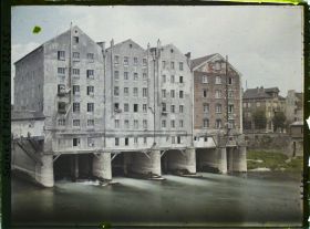Image représentant France, Meaux, Les quatre moulins subsistant sur la Marne, vue prise en aval