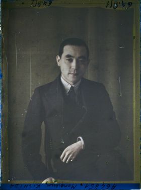 Image représentant https://musee-albert-kahn.s-museum.fr/home/NWQ2OTAwYzNmYjZlZTk1ZWQwODJmMjY4L2dlbmVyaWMtbm90aWNlLXRhYi9hdXRob3JpdHkvNjE3YTc5ZjVjZjhiODk2OGIzMzM3ZDIx/5d6900c3fb6ee95ed082f268/generic-notice-tab/authority/617a79ebcf8b8968b3337080 Monsieur Kishida