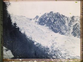 Image représentant France Les Alpes, Glacier des Bossons : Séracs du Glacier supérieur et la Montagne de la Côte