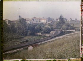 Image représentant France, Thiaucourt, Effet de brume s/ le haut du Village
