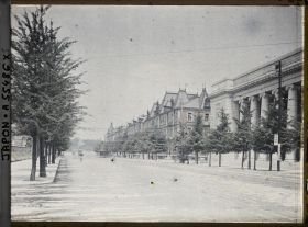 Image représentant Rue Babasaki, large avenue d'un quartier moderne (Maranouchi)