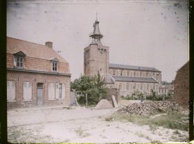 Image représentant France, St Jean Cappel, L'Eglise et maison neuve