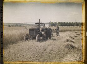 Image représentant Ile de France, Bouffemont, Moissonneuse automobile