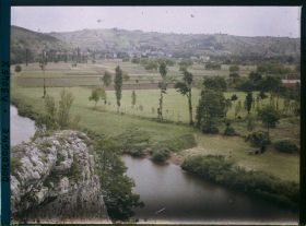 Image représentant Périgord, Le Bugue, Panorama pris de la route de Limeuil vers le Bugue (la même que le N° 9035