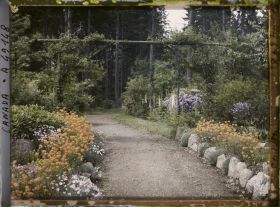 Image représentant Canada, Vancouver, Stanley Parc, Une allée fleurie