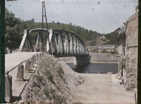 Image représentant Belgique, Hastière, Le Grand Pont, vu de la rive droite