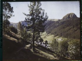 Image représentant France, Mont-Dore, Vue prise vers le fond de la Vallée - au fond, le Sancy