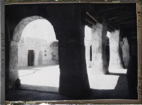 Image représentant La cour de la mosquée mozabite