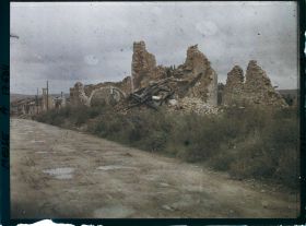 Image représentant France, Charny, La grande rue et l'Eglise