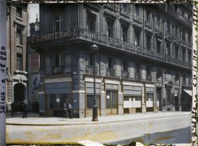Image représentant Le Sous-secrétariat d'Etat à la démobilisation, à l'angle de la rue Menars et de la rue du Quatre-Septembre
