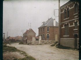 Image représentant France, Carency, Une rue du Village