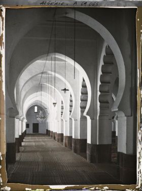 Image représentant La salle de prière de la grande mosquée