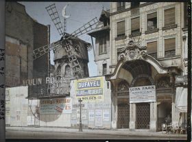Image représentant Le Moulin-Rouge boulevard de Clichy et publicité pour Luna Park