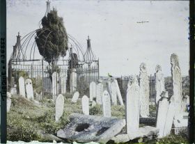 Image représentant Turquie, Constantinople- Eyoub, Petit Village d'Eyoub  Cimetière d'Eyoub, tombes de grands personnages