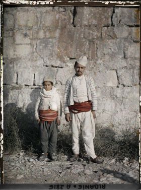 Image représentant Deux Albanais musulmans