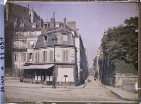 Image représentant La rue Saint-Louis-en-l'Ile, prise du pont de Sully