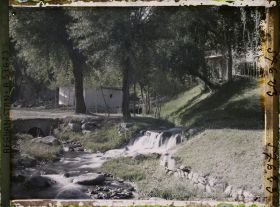 Image représentant Lieu-dit Darra ("la vallée"), en haut du village de Paghman, le long du torrent