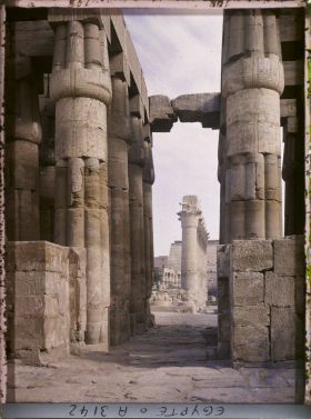 Image représentant Temple vu en enfilade depuis la salle hypostyle