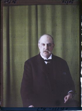 Image représentant https://musee-albert-kahn.s-museum.fr/home/NWQ2OTAwYzNmYjZlZTk1ZWQwODJmMjY4L2dlbmVyaWMtbm90aWNlLXRhYi9hdXRob3JpdHkvNjE3YTc5ZjVjZjhiODk2OGIzMzM3ZDIx/5d6900c3fb6ee95ed082f268/generic-notice-tab/authority/617a79ebcf8b8968b3337b9e Lord Swaythling