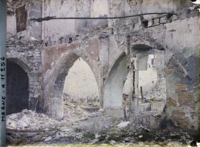 Image représentant L'ancien couvent des Pères Cordeliers, rue des Trois Raisinets