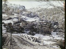 Image représentant Turquie, Entre Karakeui et Biledjik, Pont sur le Kara-Sou et  wagons détruits
